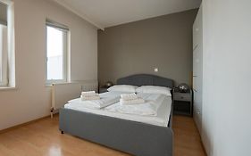 Apartment With A Private Terrace Located Right Near Belvedere Castle, 15 Minutes Away From Stephansdom