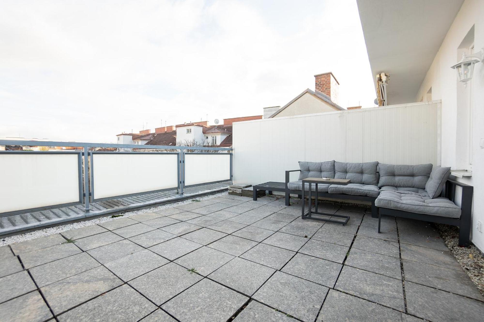 Apartment With A Private Terrace Located Right Near Belvedere Castle, 15 Minutes Away From Stephansdom Вена Экстерьер фото