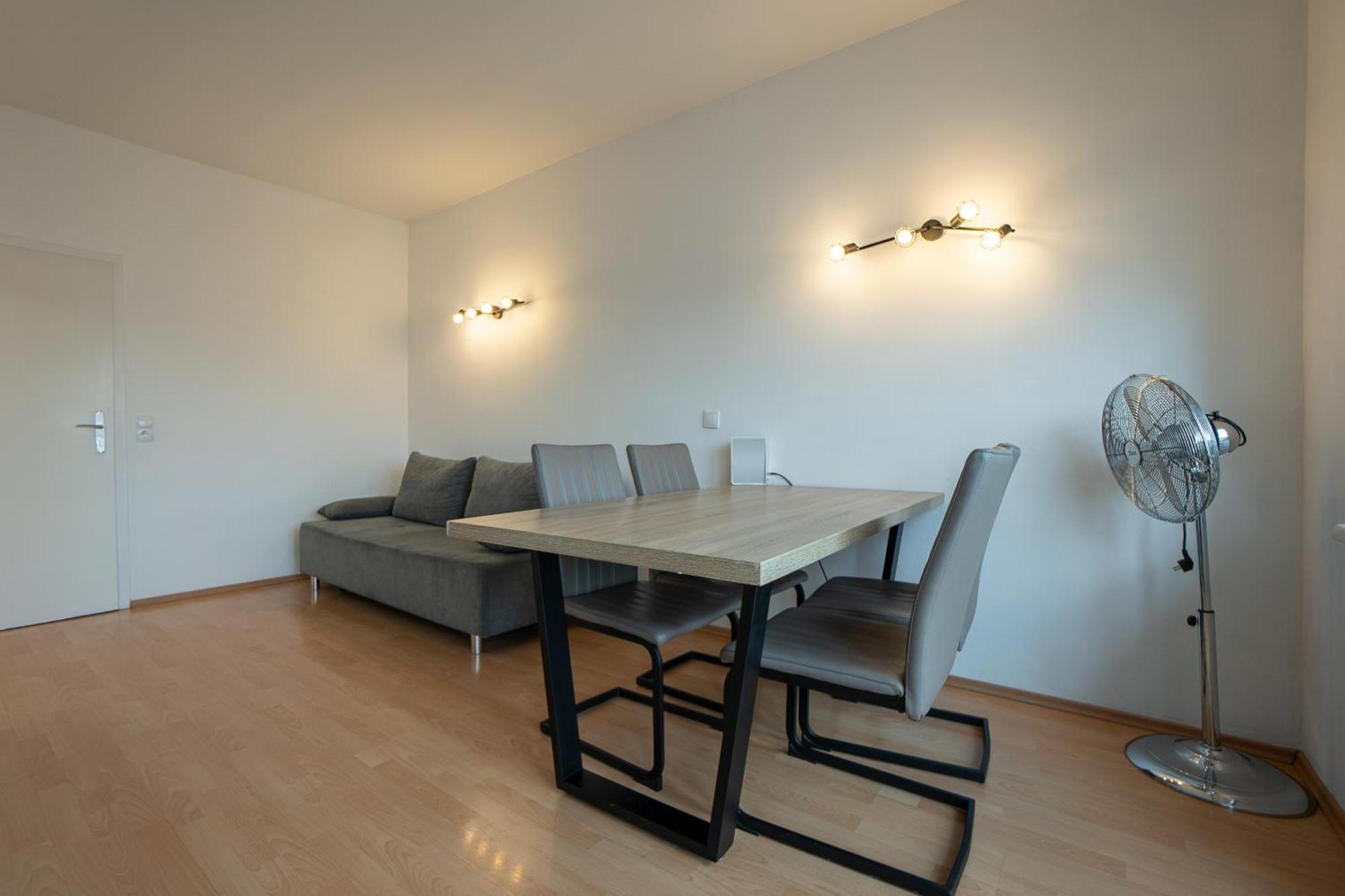 Apartment With A Private Terrace Located Right Near Belvedere Castle, 15 Minutes Away From Stephansdom Вена Экстерьер фото